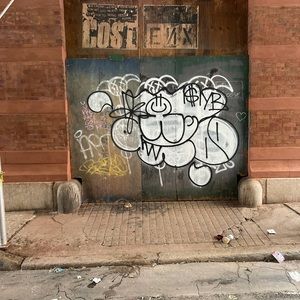 Meet your Posher, Besnik